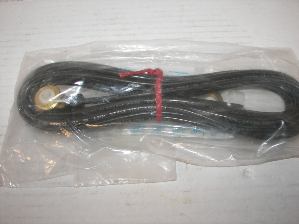 Motorola 0180351A98 Antenna Mounting Kit with Mini-UHF: 0180351A98